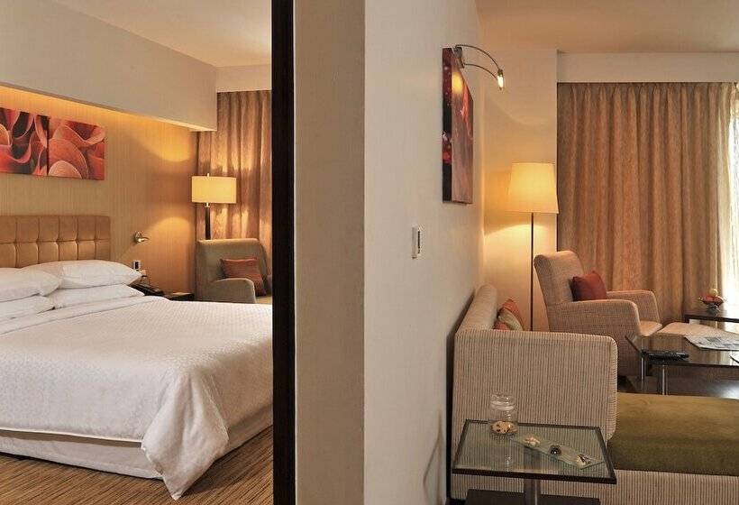 行政套房, Four Points By Sheraton Hotel And Serviced Apartments Pune