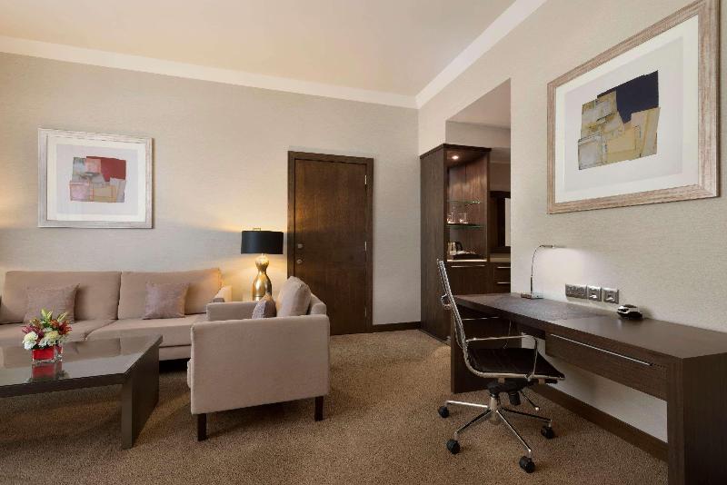 Номер Deluxe Кровать Кинг, Ramada Downtown Abu Dhabi