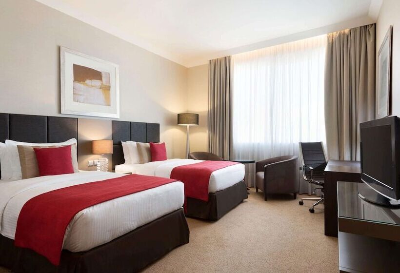 Номер Deluxe, Ramada Downtown Abu Dhabi