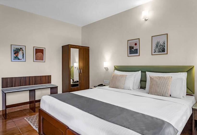 اتاق لوکس با بالکن, La Vaiencia   A Beach Resort, Morjim
