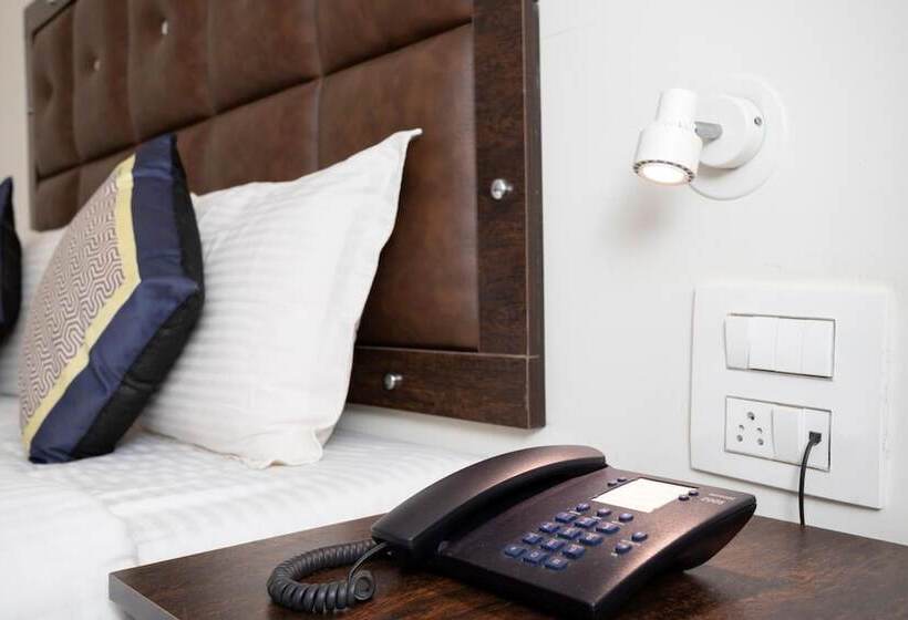 Premium Room Side Sea View, La Vaiencia   A Beach Resort, Morjim