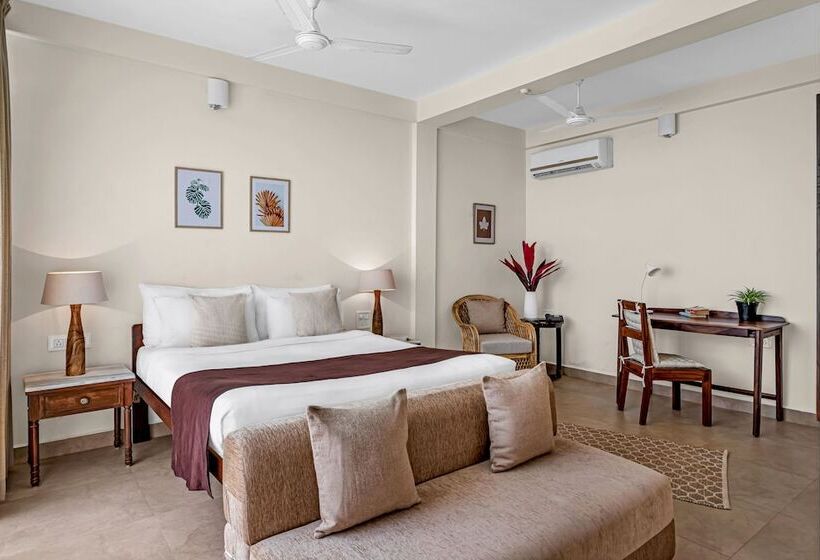 Premium Room Side Sea View, La Vaiencia   A Beach Resort, Morjim