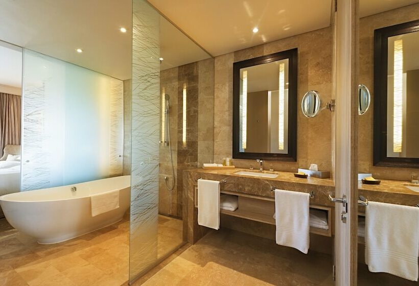 اتاق کلاب, Oubaai Hotel Golf & Spa
