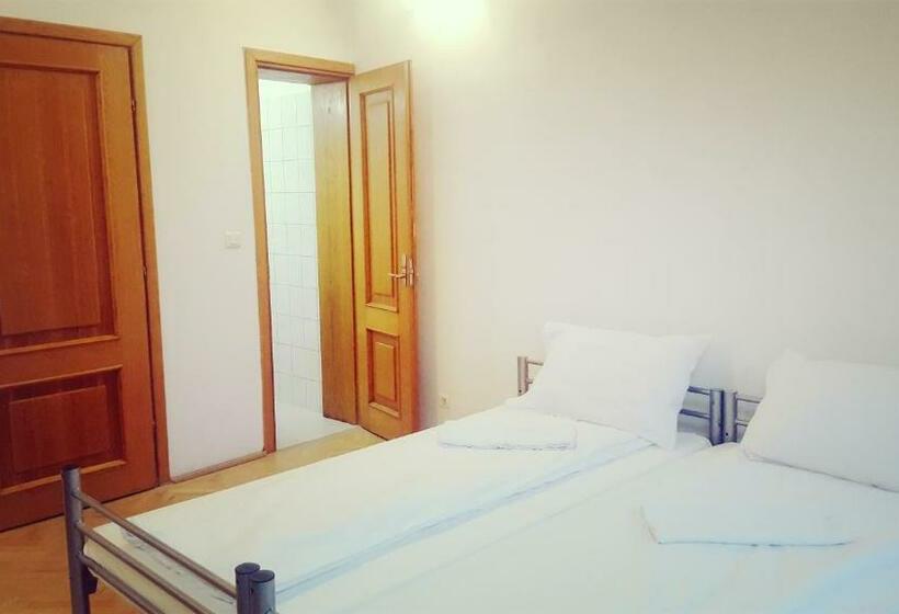 اتاق استاندارد, Sleep Inn Hostel