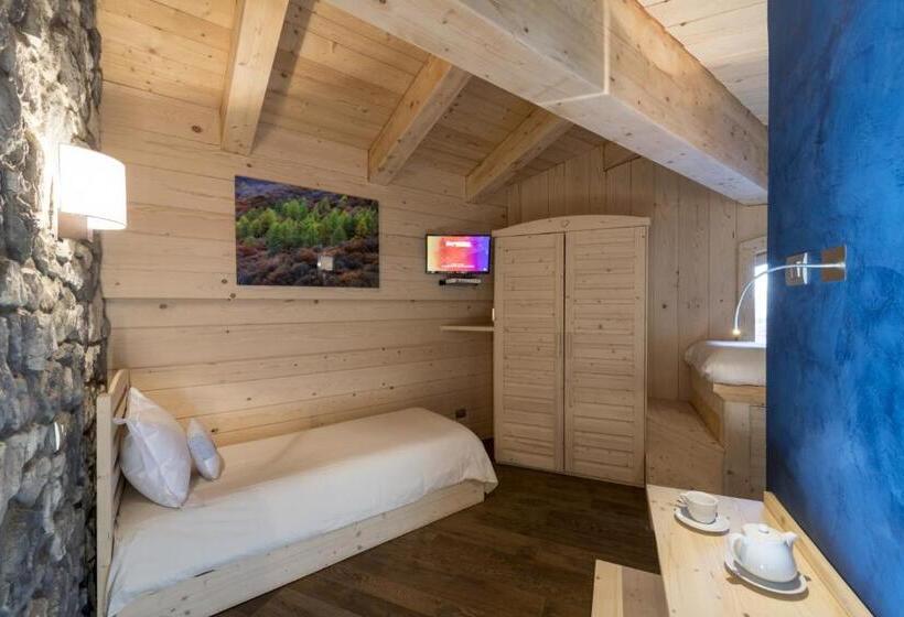 اتاق استاندارد سه نفره, Chalet Morel 1586 Hotel & Spa
