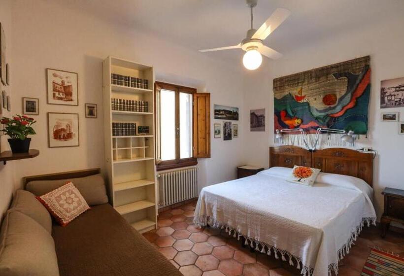 Стандартный внешний трехместный номер с ванной комнатой, B&b La Pieve   Locanda Per Viandanti