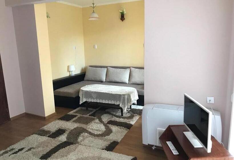 Четырехместный Номер Стандарт, Guest Rooms Profirov