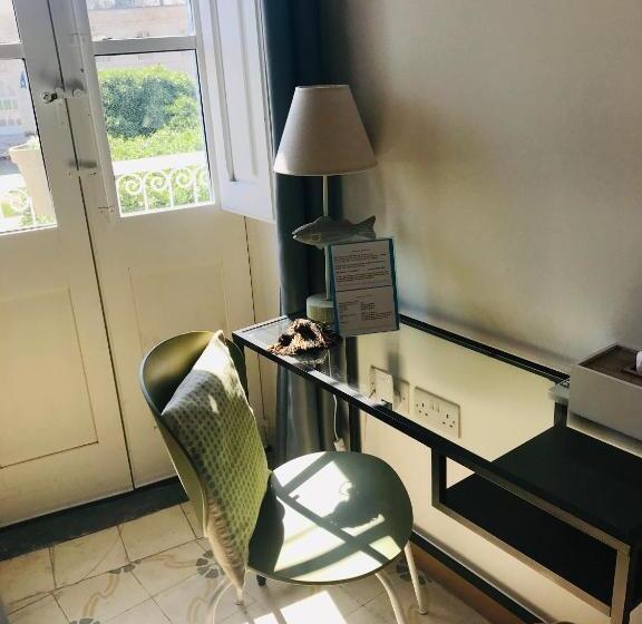 اتاق استاندارد با بالکن, Nelli S B&b