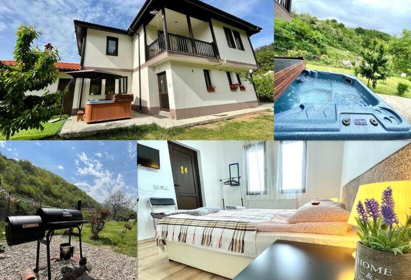 Семейный Номер Вид на Горы, Kassandrova Guest House & Spa