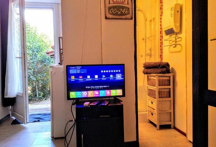 Студия Стандарт, Mini Studio De 13 M2 Avec Terrasse 15 Mn Centre Nimes
