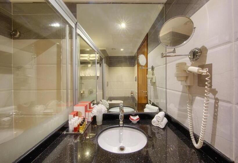 اتاق استاندارد چهار تخته, Al Safwah Orchid