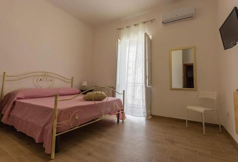 غرفة قياسية ثلاثية, Affittacamere Raggio Di Sole