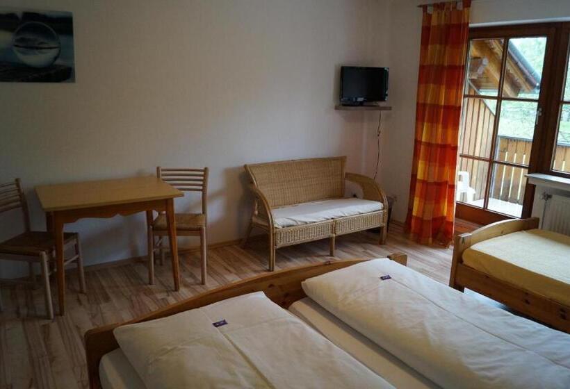 Quarto Triplo Estandar com Sacada, Gästehaus Zur Mühle Dehm