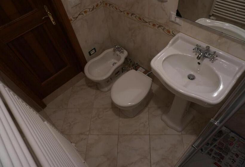 Standard room with outdoor bath, B & B Nina