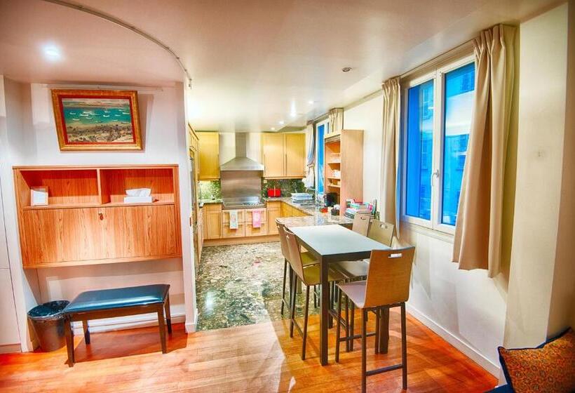 Deluxe Suite, Paris Oasis All Inclusive