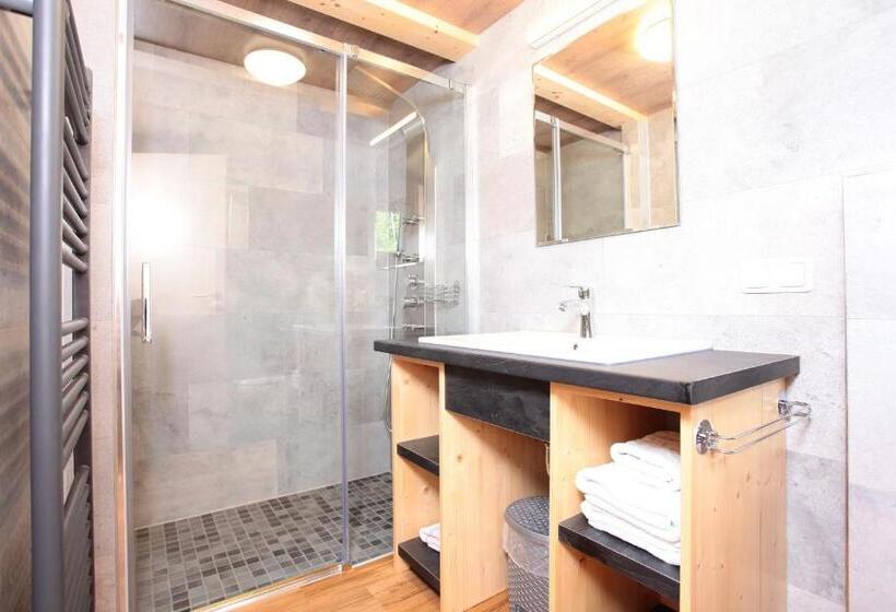 Номер Basic, Haus Derra