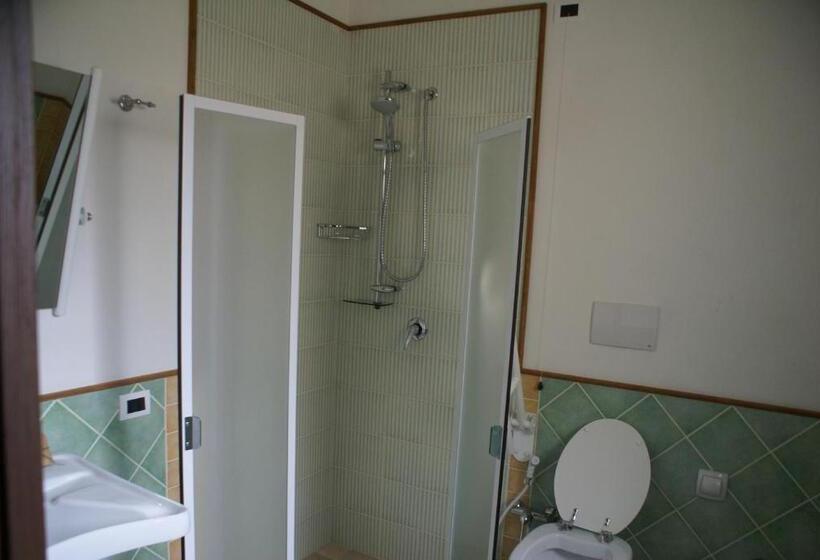 Quarto Estandar Cama King para Deficientes Físicos, Agriturismo Murà