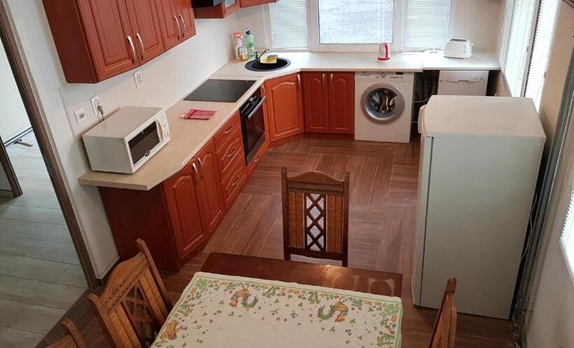 Апартаменты 1 Спальня Нижний Этаж, Country House Reem