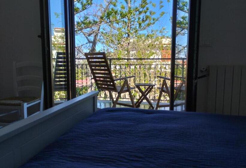 اتاق استاندارد با بالکن و چشم‌انداز دریا, Garden House Alla Torre