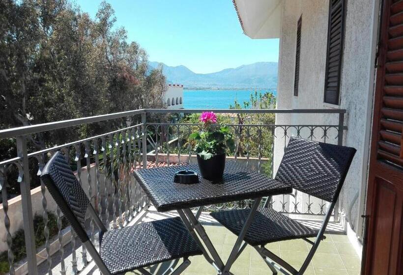 اتاق استاندارد با بالکن و چشم‌انداز دریا, Garden House Alla Torre