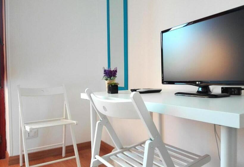 اتاق استاندارد با بالکن و چشم‌انداز دریا, Garden House Alla Torre