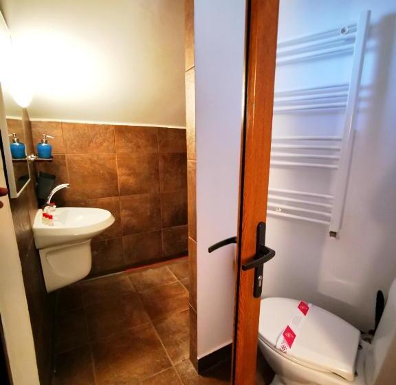 Standard Triple Room with Terrace, Pensiunea 4 Salcii