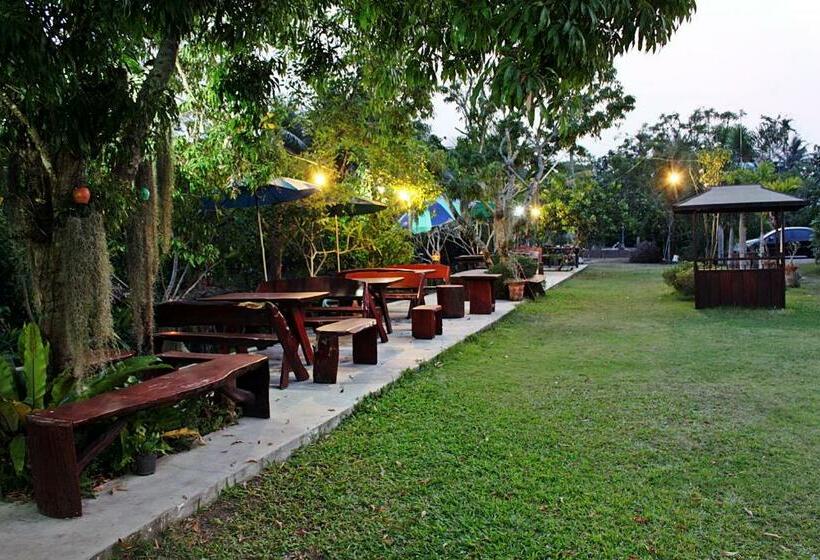 اتاق خانوادگی, Baansuan Lychee Maeklong Resort Ampawa