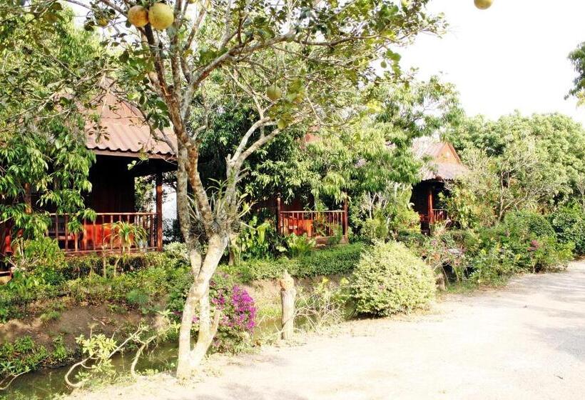 خانه 1 خوابه, Baansuan Lychee Maeklong Resort Ampawa