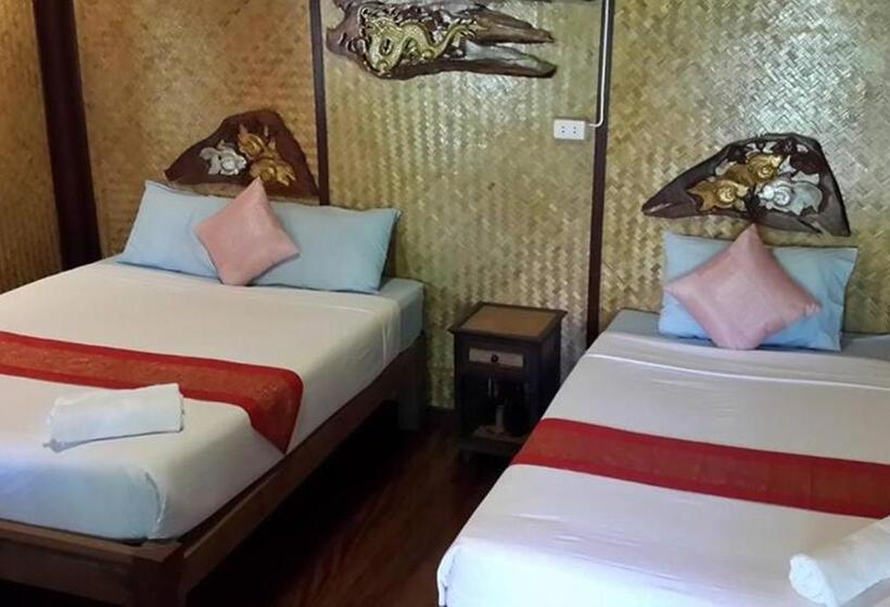 اتاق استاندارد سه نفره, Baansuan Lychee Maeklong Resort Ampawa
