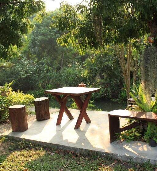 اتاق استاندارد سه نفره, Baansuan Lychee Maeklong Resort Ampawa