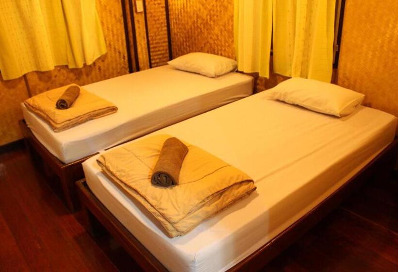 اتاق استاندارد چهار تخته, Baansuan Lychee Maeklong Resort Ampawa