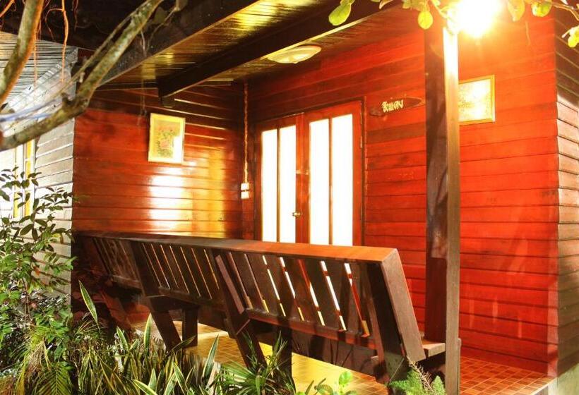 اتاق استاندارد چهار تخته, Baansuan Lychee Maeklong Resort Ampawa