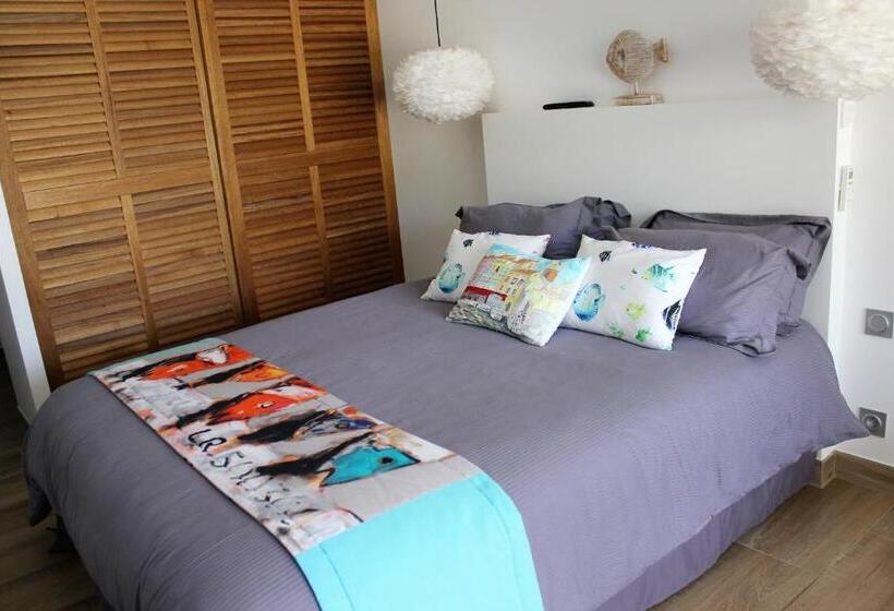 غرفة قياسية مطلّة علي حمام السباحة, B&b Les Voiles De Valescure Chambres D Hôtes Et Son Espace Bien être