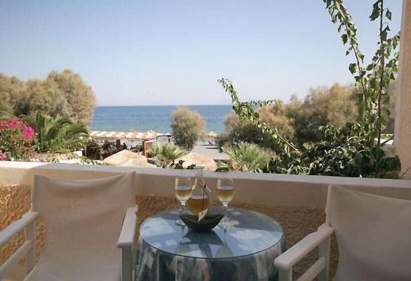 اتاق استاندارد با چشم‌انداز دریا, The Boathouse