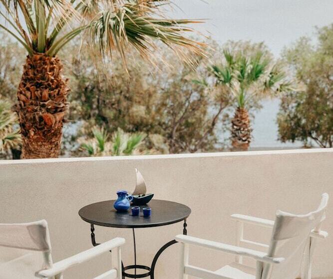 اتاق استاندارد با چشم‌انداز دریا, The Boathouse