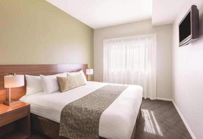이그제큐티브 스위트, Travelodge Hotel Hobart Airport