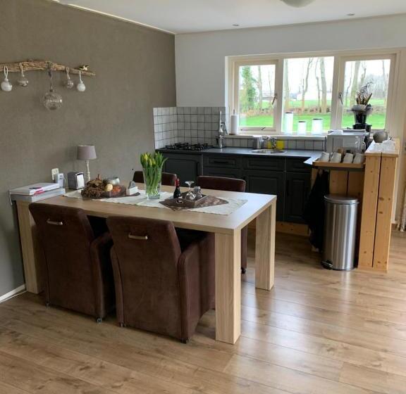 خانه 1 خوابه, Skoallehus Vakantiewoning