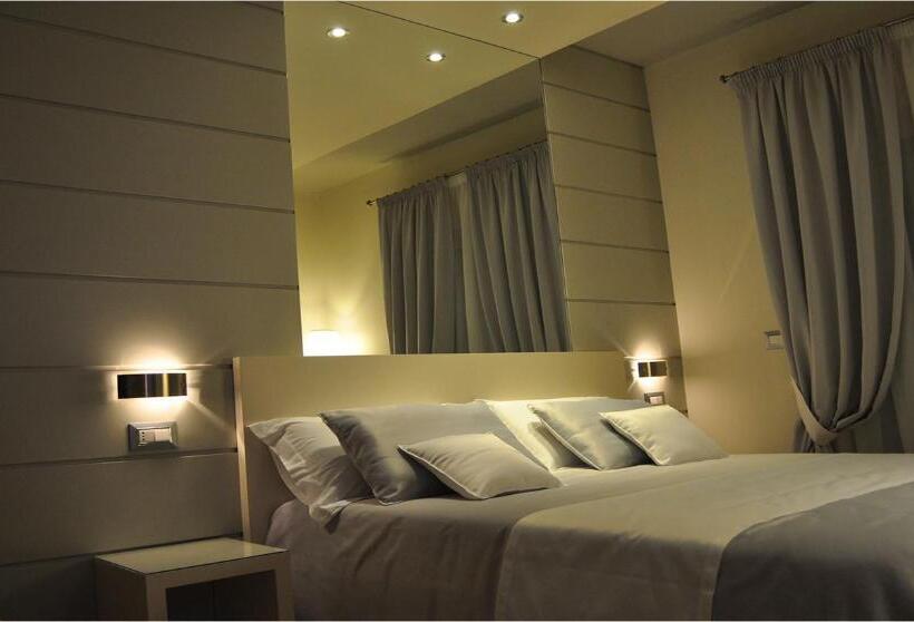 Трехместный Номер Стандарт с Балконом, B&b Diamante Raro
