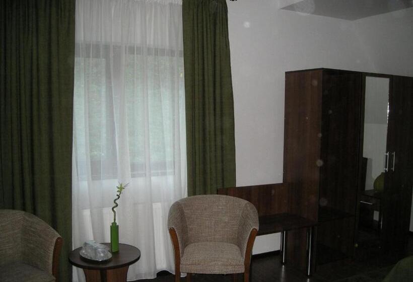 اتاق لوکس سه تخته, Casa Altfel