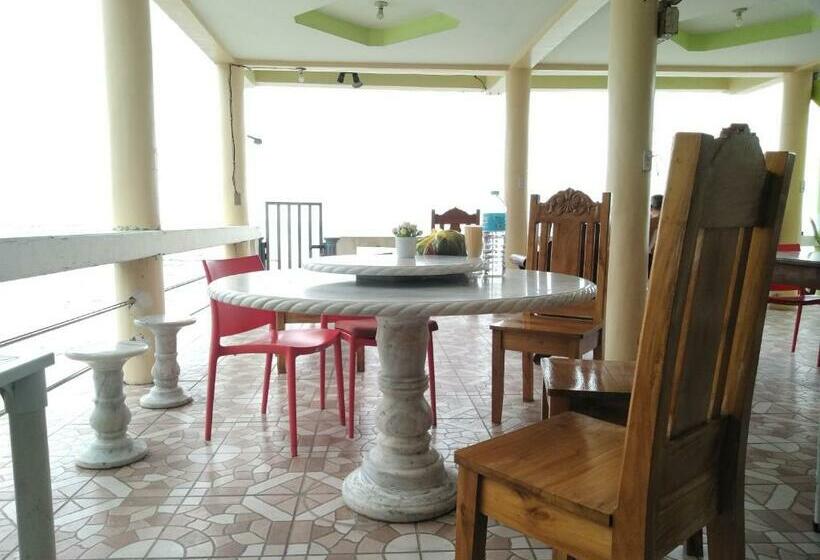 Номер Deluxe, Sascha S Resort Oslob