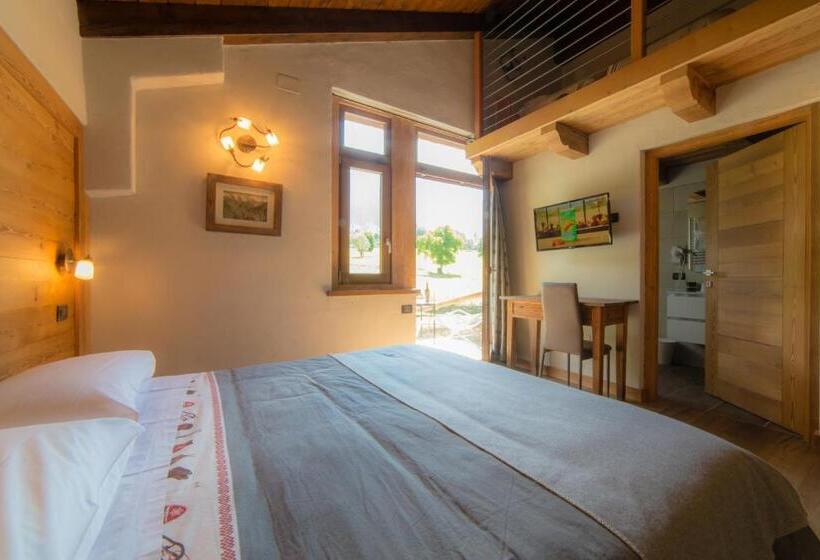 اتاق خانوادگی با چشم‌انداز کوه, Villamour Boutique Hotel & Spa