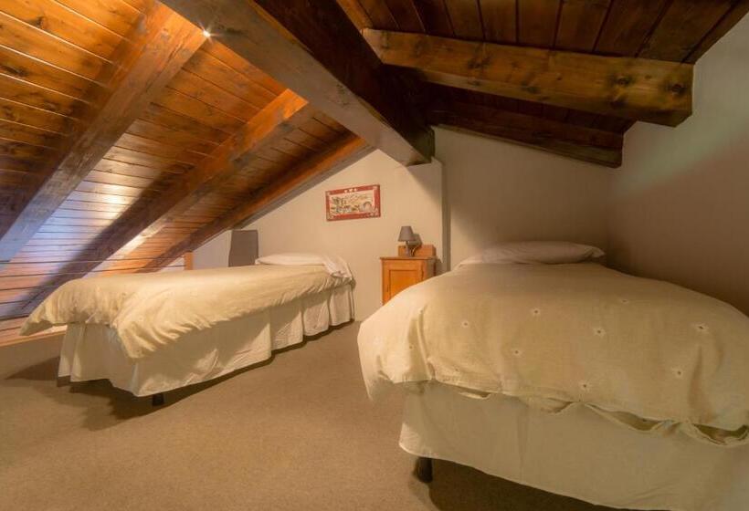اتاق خانوادگی با چشم‌انداز کوه, Villamour Boutique Hotel & Spa