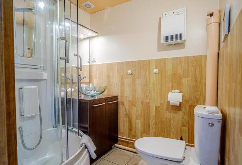 اتاق استاندارد سه نفره, Clos Du Bois Brard B&b