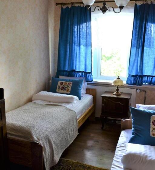 اتاق استاندارد سه نفره, Kraavi Guest Hostel