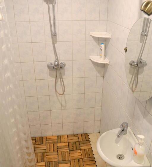 اتاق استاندارد, Kraavi Guest Hostel