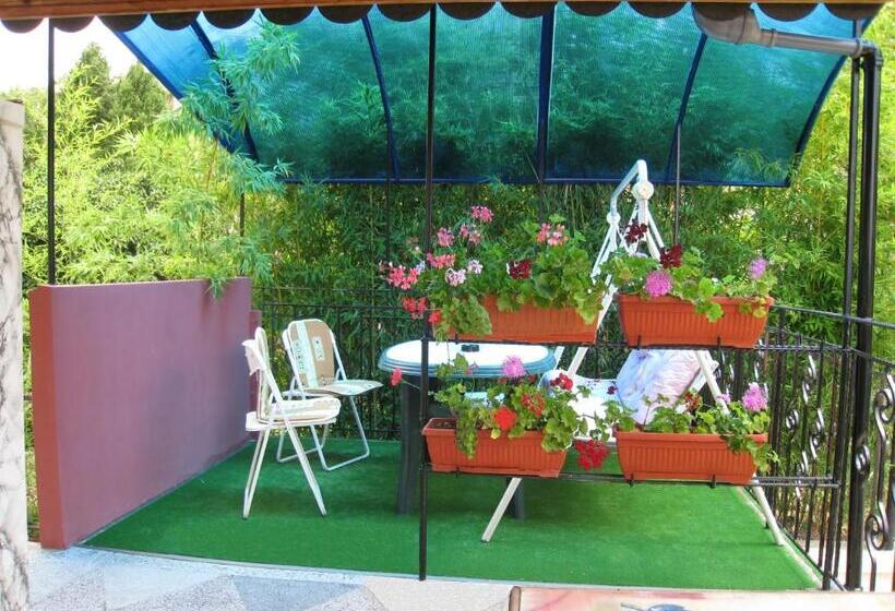 اتاق استاندارد با چشم‌انداز دریا, Villa Summer House