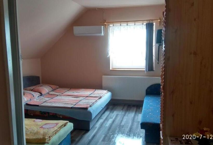 اتاق استاندارد چهار تخته, Czakó Vendégház és Nyaralóudvar