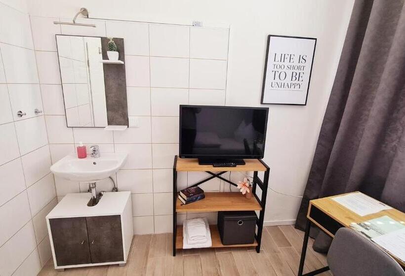 Quarto Estandar Individual Banheiro Compartilhado, Horn Gästehaus