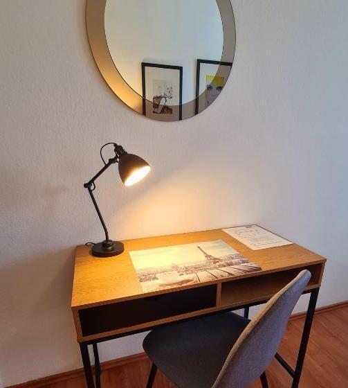 Quarto Triplo Estandar Banheiro Compartilhado, Horn Gästehaus