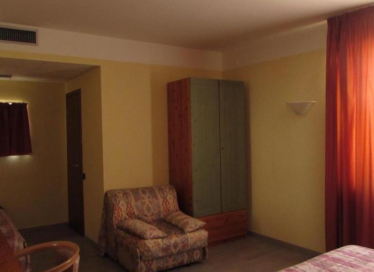 اتاق کلاسیک چهارنفره, Alpi Del Mare